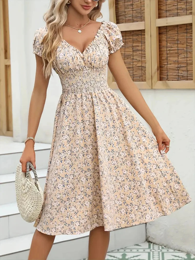 Vintage floral dress with fluffy cuffs and pleated waist cinching, suitable for women's summer beach wear and summer parties