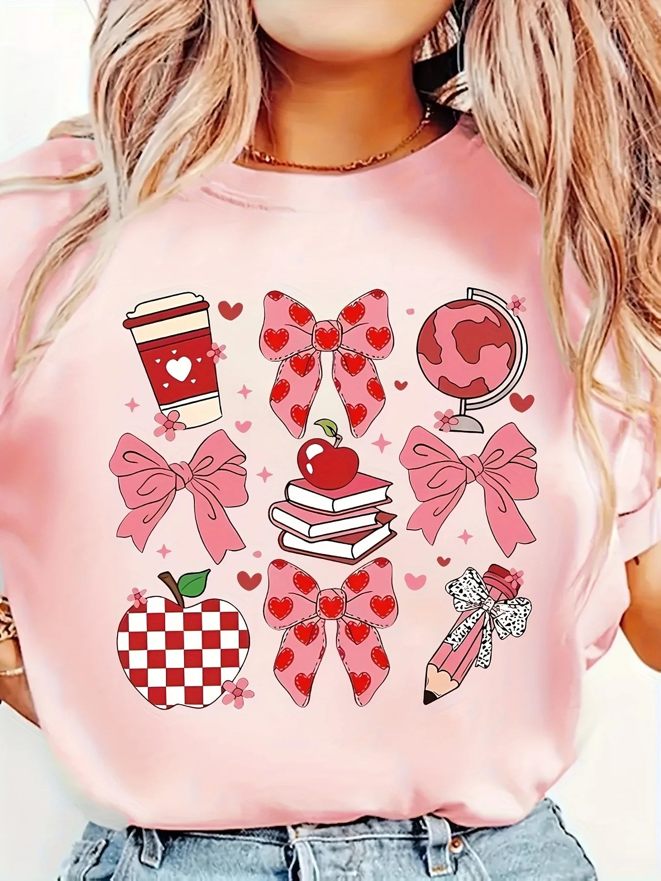 Pink Heart Pattern Teacher T-Shirt  Pink Heart and Apple Pattern Print Crew Neck Short Sleeve Top for Women Urban Style Printed